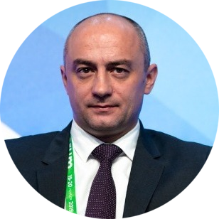 Артём Калашников.png